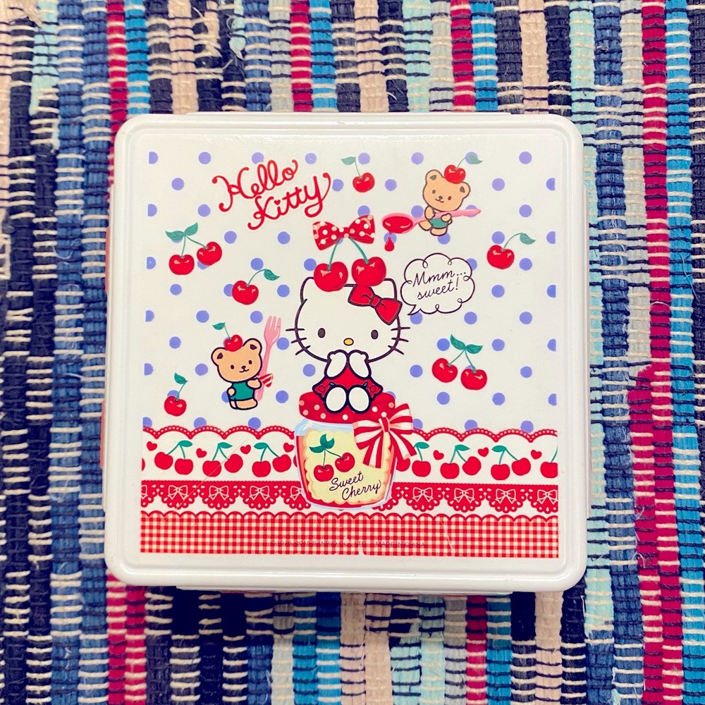 Hello Kitty lunch box